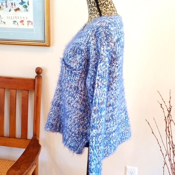 Forever 21 Junior's Eyelash Chunky Knit Sweater Size:M Color:Blue, White NWOT - Picture 3 of 12